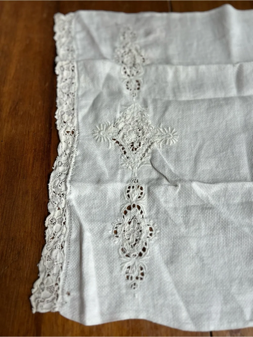Vintage Embroidered White Linen Guest Towels with Lace Trim